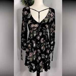 American Eagle black long sleeve flowy dress